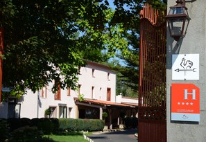 숙박 시설 정면