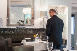 Lunch and dinner served, French cuisine