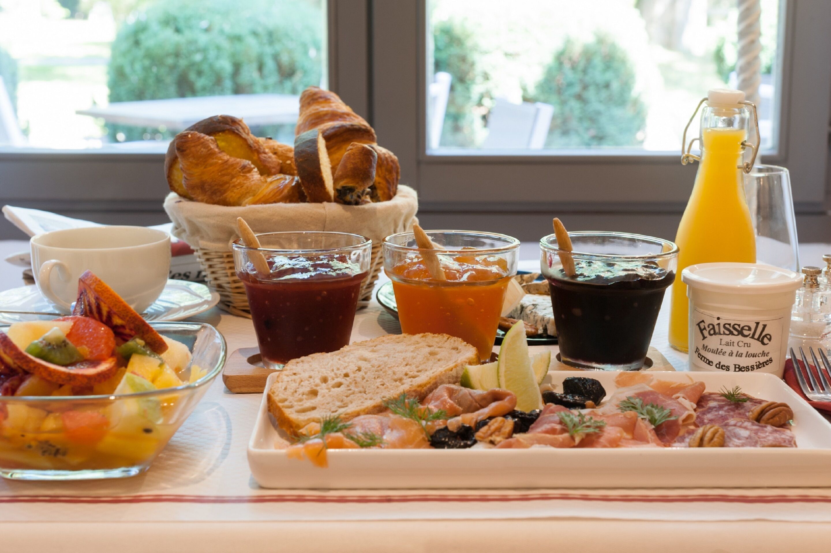 daily buffet breakfast (eur 17.5 per person)