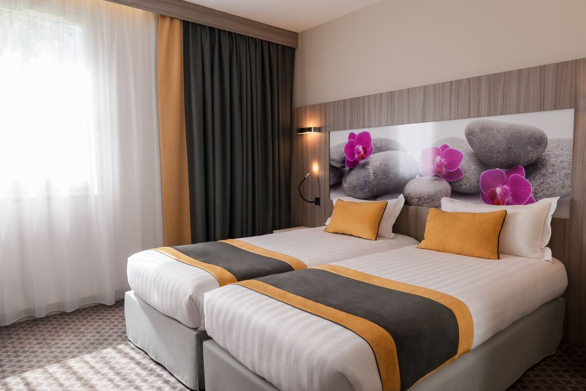 frette italian sheets, premium bedding, minibar, in-room safe