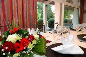 Lunch and dinner served, French cuisine