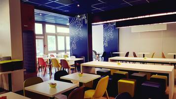 Daily buffet breakfast (EUR 7.5 per person)