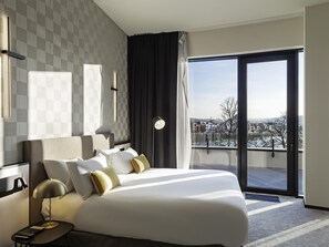 Suíte júnior, 1 cama King, banheira, vista para o rio | 1 quarto, cofres nos quartos, escrivaninha