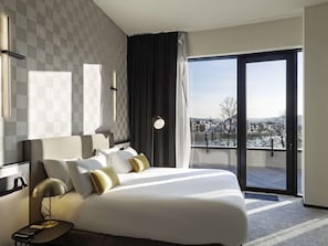 Privilege, Room, 1 King Bed, Terrace, River View