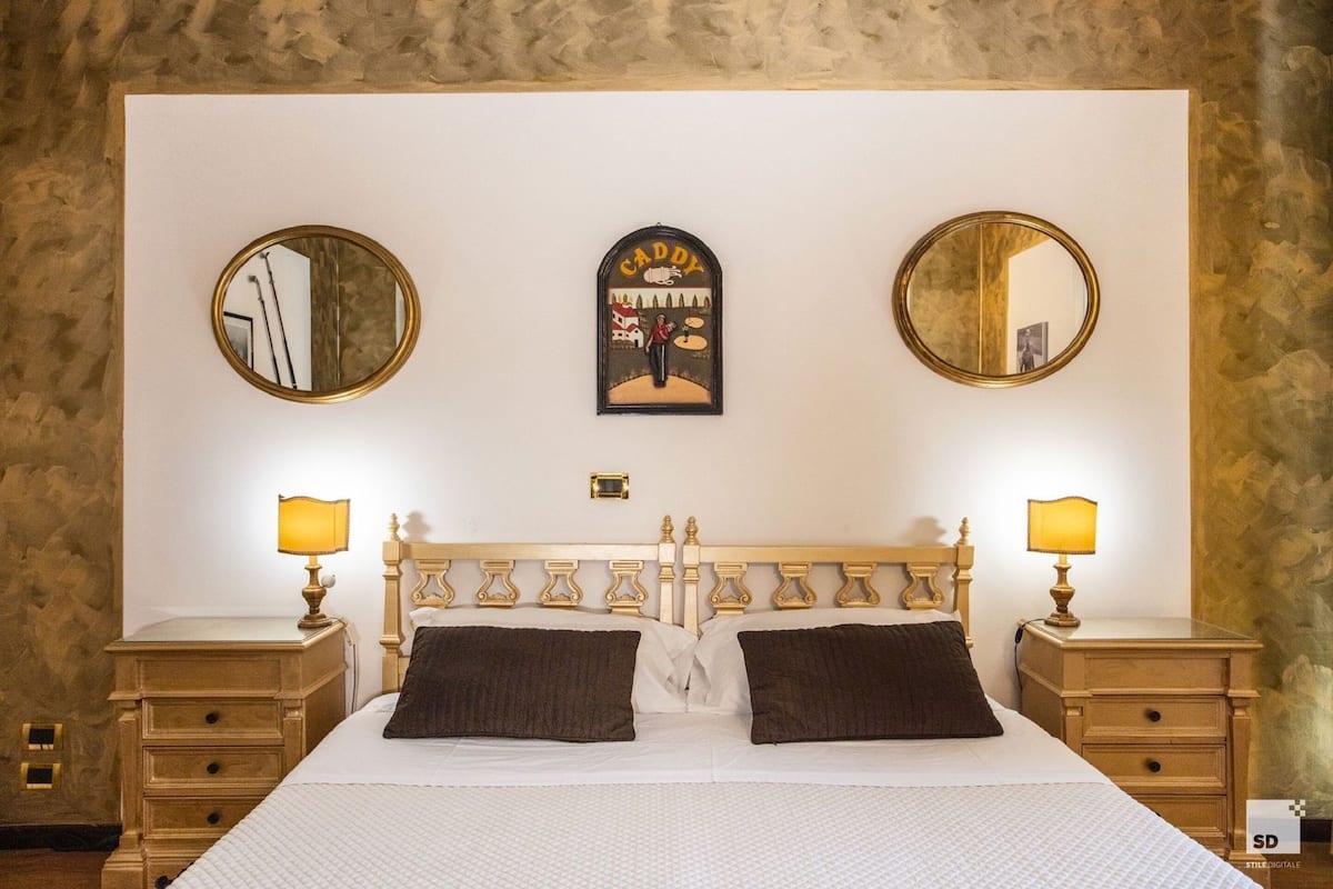 Down duvets, minibar, in-room safe, desk