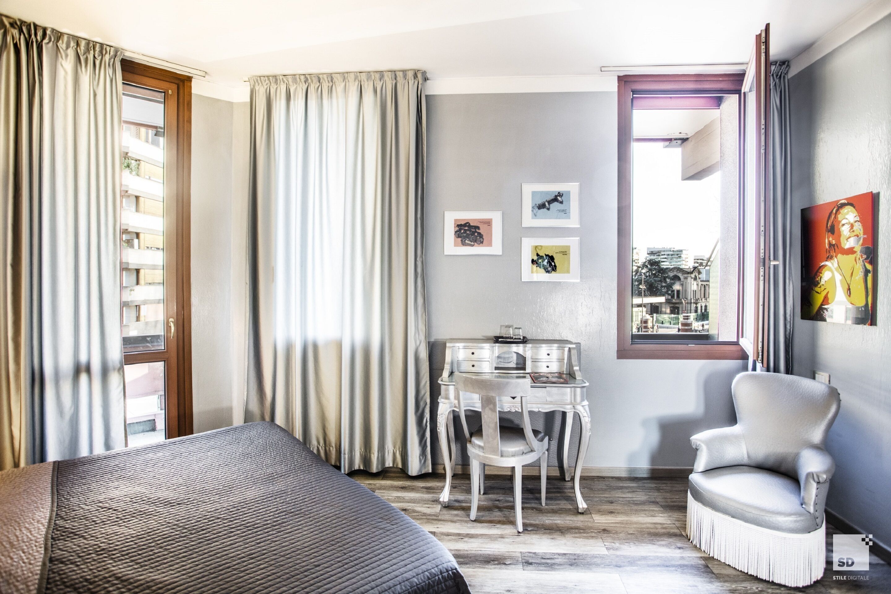 오리/거위털 이불, 미니바, 객실 내 금고, 책상