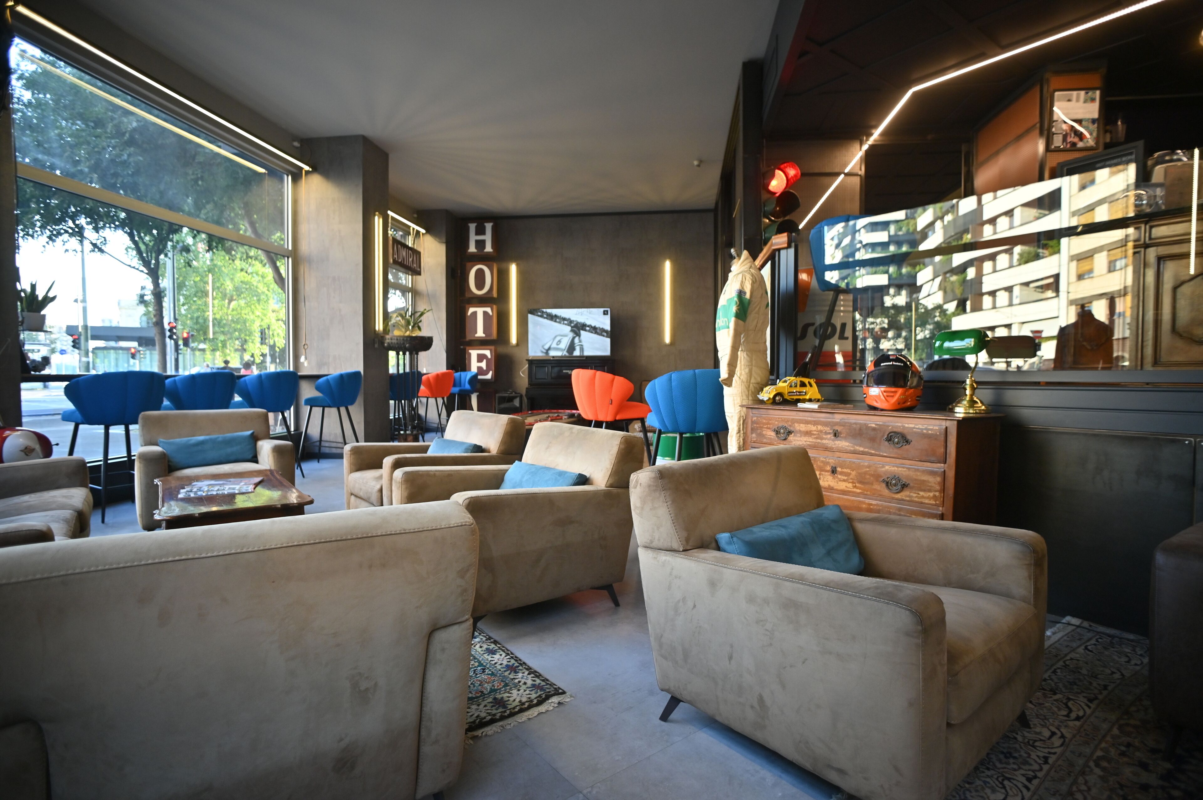 Photo - Admiral Hotel