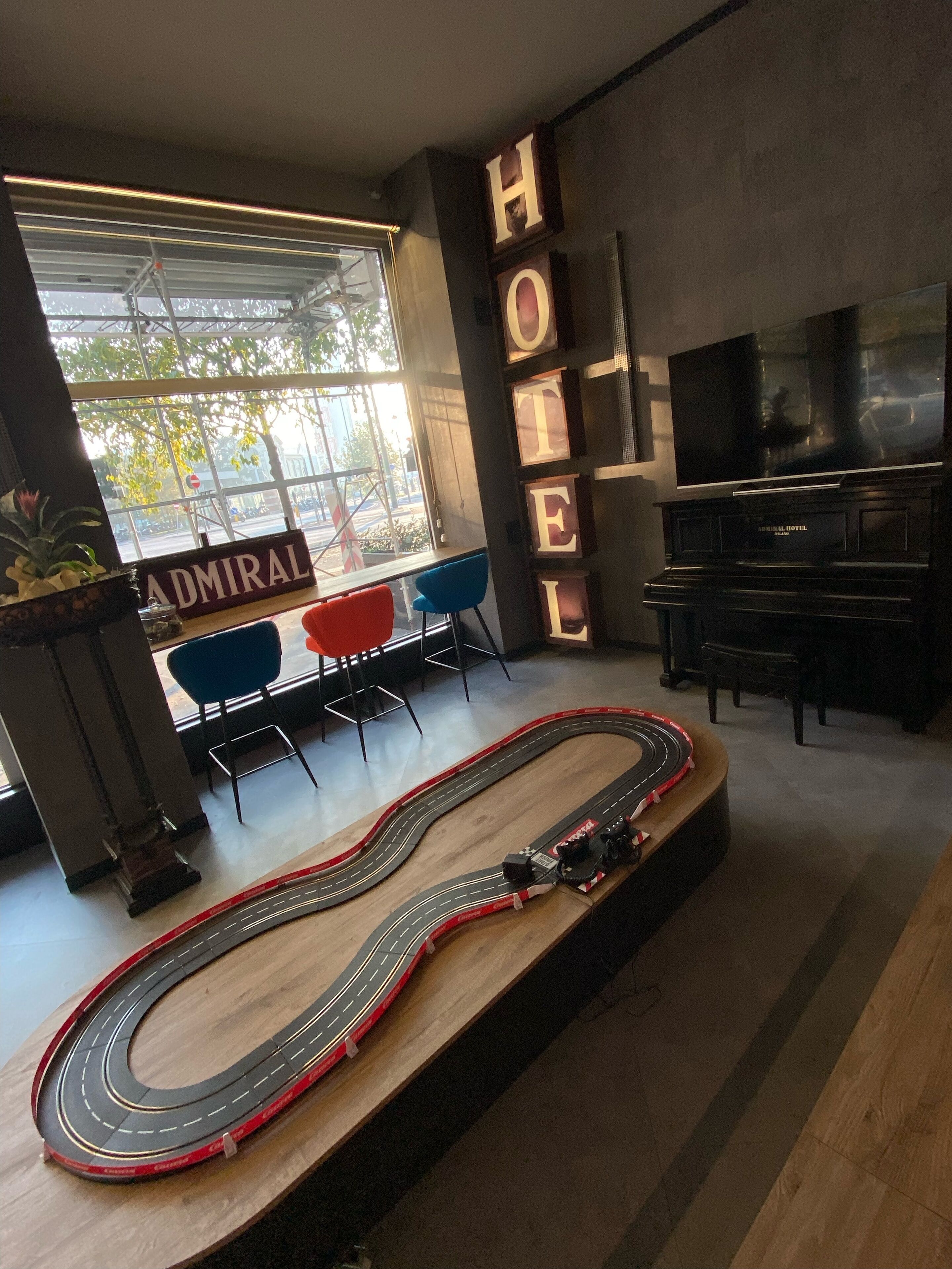 Photo - Admiral Hotel