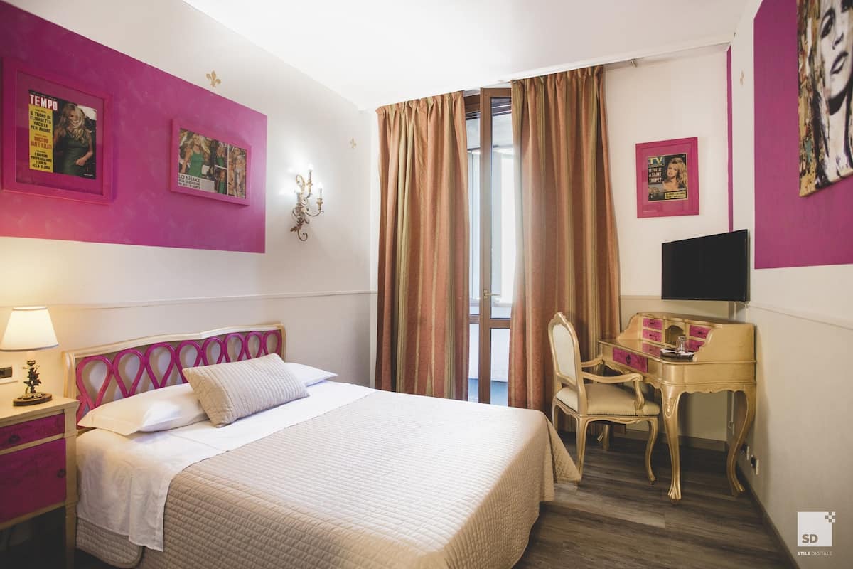 1 bedroom, down duvets, minibar, in-room safe