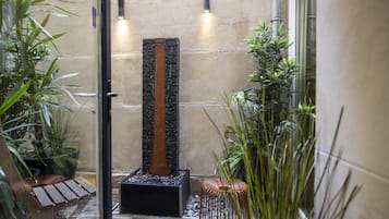 Deluxe Double Room | Terrace/patio