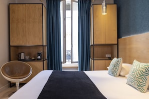 Chambre Deluxe double | Minibar, coffre-fort, bureau, rideaux d’obscurcissement
