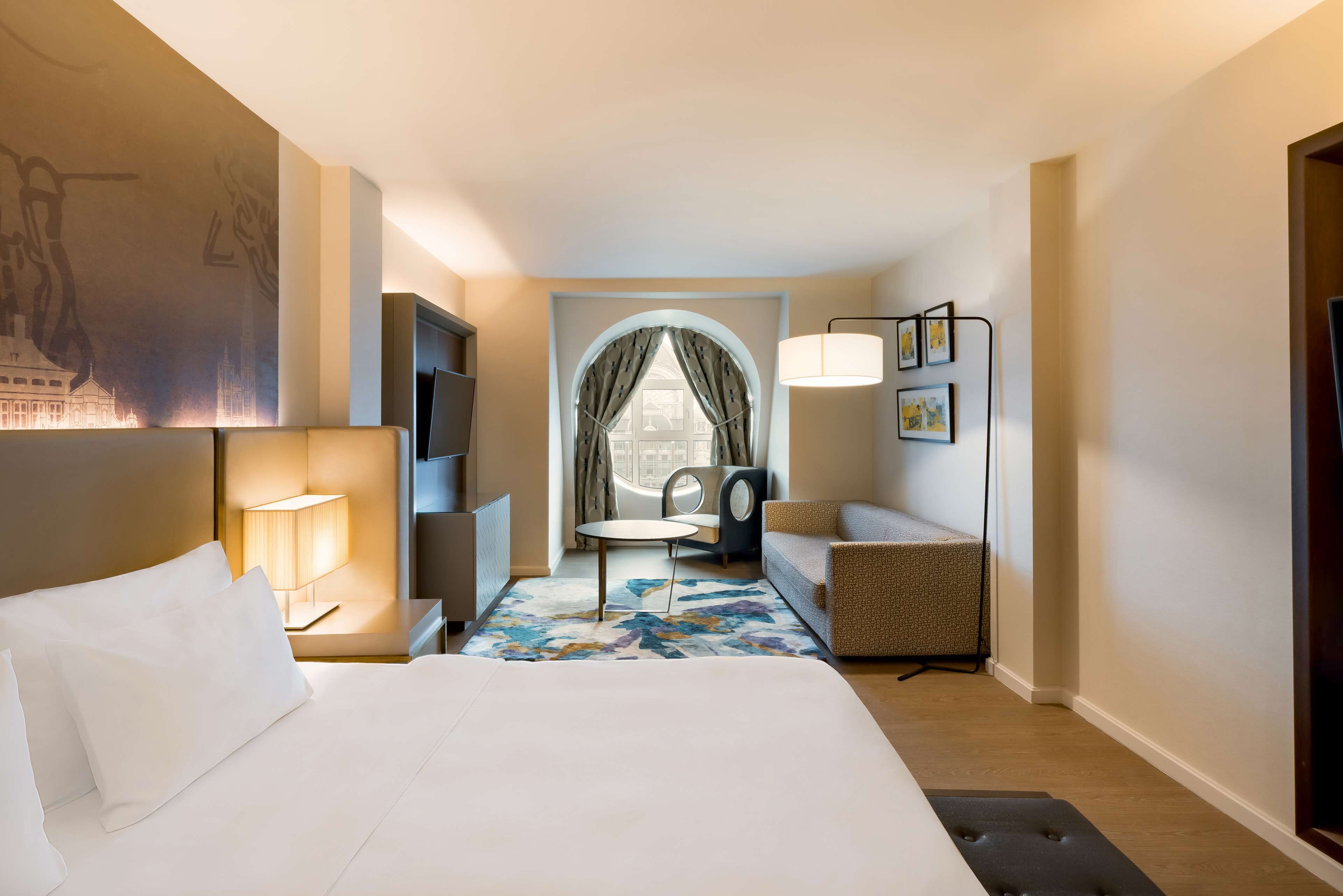 junior suite, city view | 1 bedroom, hypo-allergenic bedding, minibar, in-room safe
