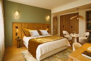 Premium bedding, Select Comfort beds, minibar, in-room safe - Hotel de l'Horloge (Avignon)