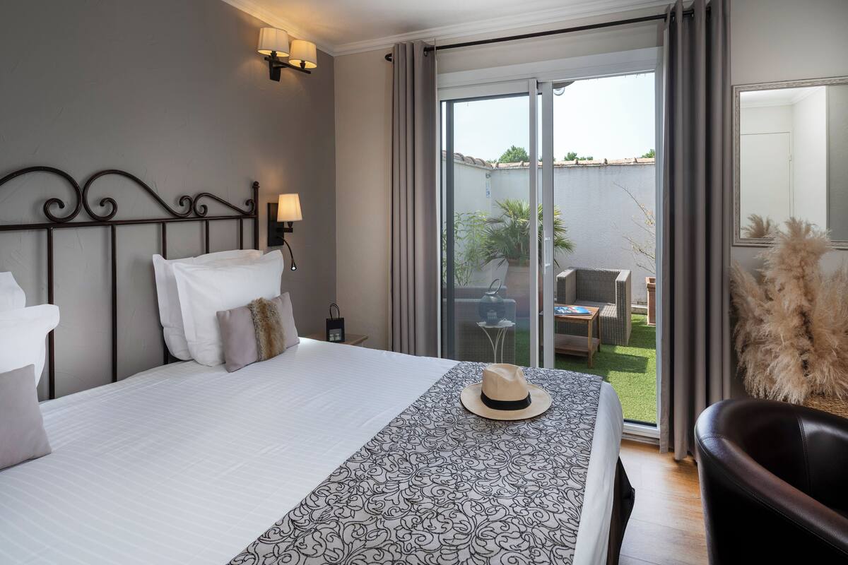 privilege room terrace | 1 bedroom, premium bedding, select comfort beds, minibar