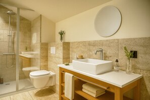 Suite, 1 Double Bed | Bathroom | Designer toiletries, hair dryer, bathrobes, slippers - Hotel de l'Horloge (Avignon)