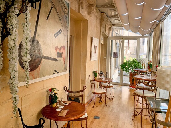Daily buffet breakfast (EUR 20 per person)