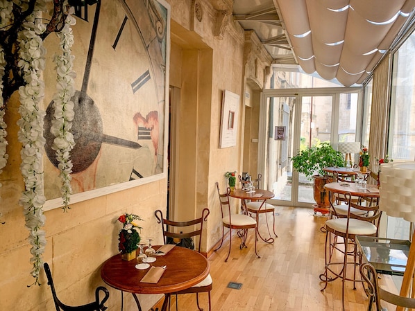 Daily buffet breakfast (EUR 20 per person)