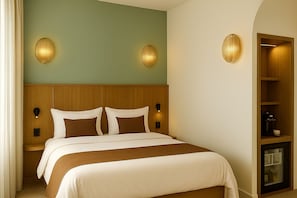 Junior Suite, 1 Bedroom, City View | Premium bedding, Select Comfort beds, minibar, in-room safe - Hotel de l'Horloge (Avignon)
