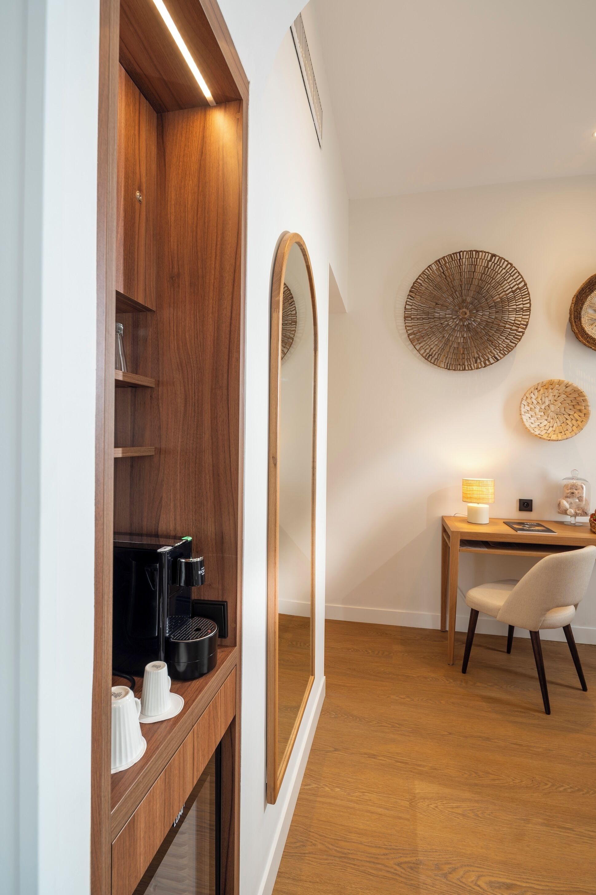 Ropa de cama de alta calidad, camas Select Comfort y minibar 