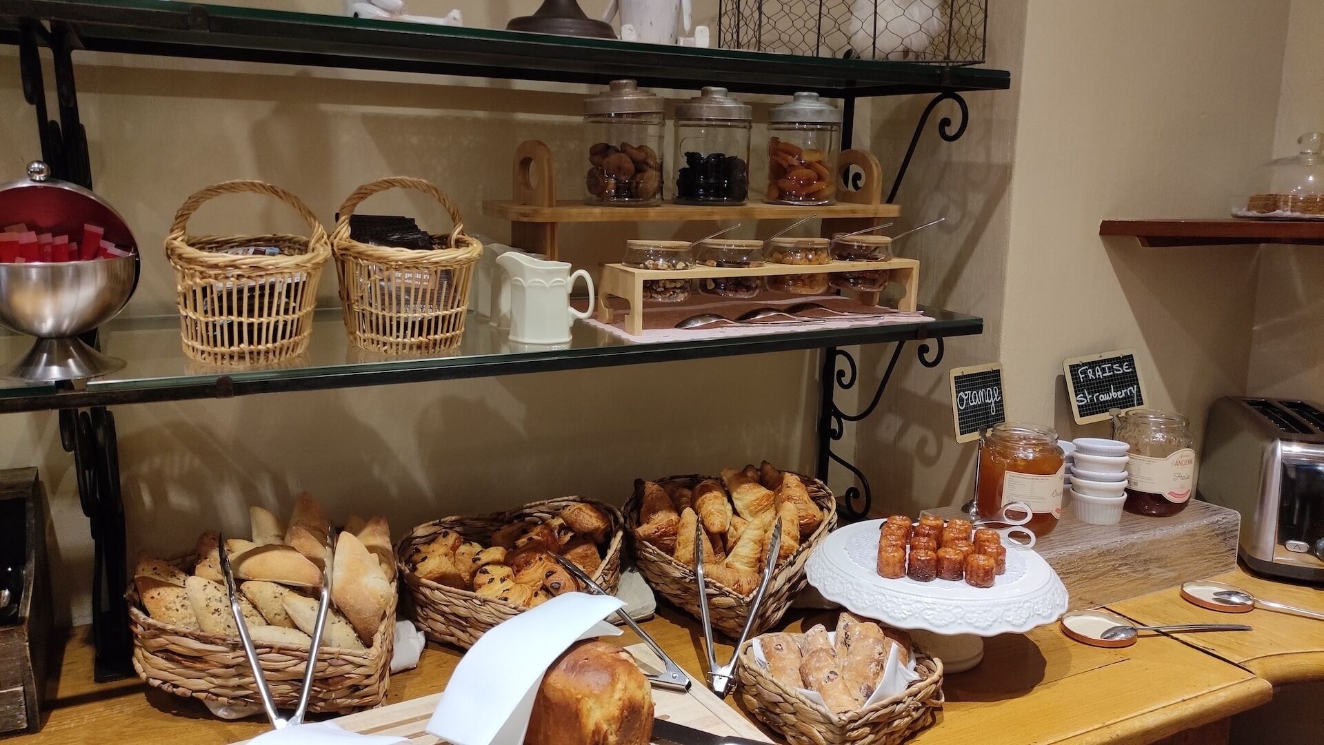 daily buffet breakfast (eur 20 per person)