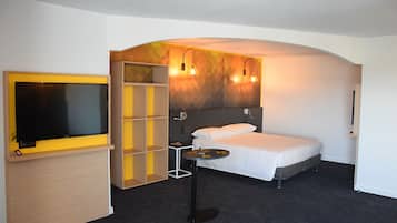 xxx Standard Suite xxx | Individuell eingerichtet, laptopgeeigneter Arbeitsplatz