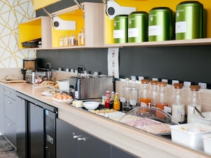 Bao gồm bữa sáng buffet hàng ngày 