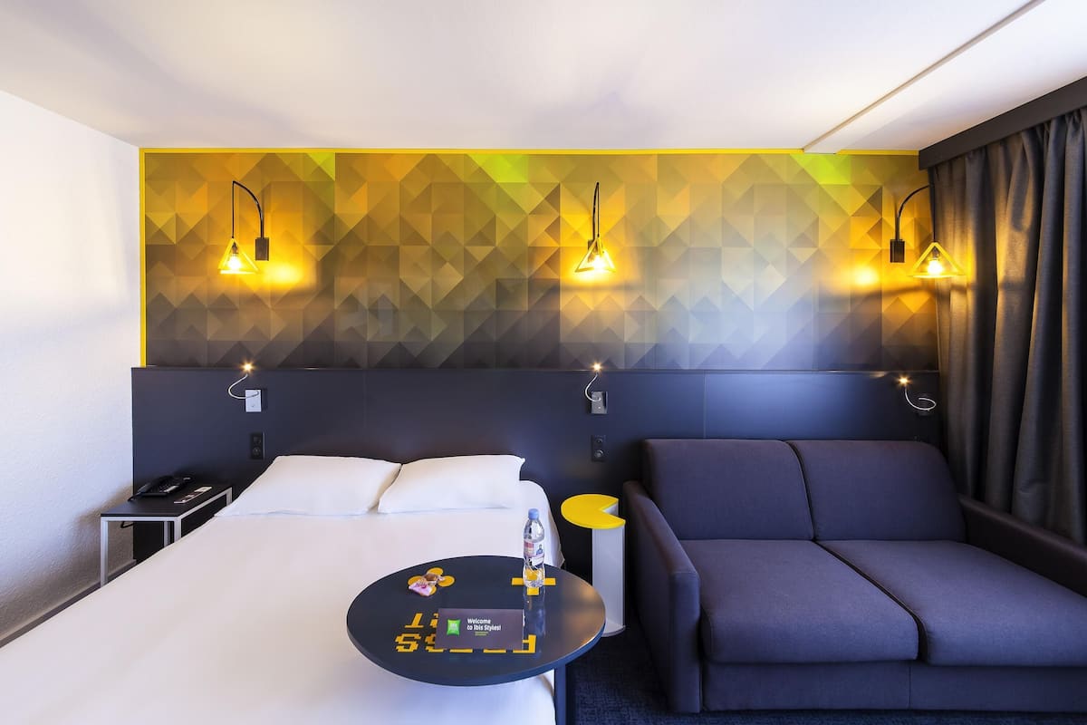 Room, 1 Double Bed with Sofa bed | Individually furnished, laptop workspace, blackout curtains