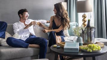 Literie de qualité supérieure, coffres-forts dans les chambres, bureau