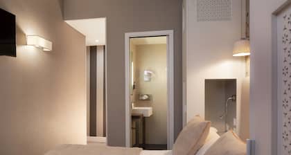 Hôtel Plaza Etoile