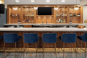 Bar (on property) - Doubletree by Hilton Hilton Head Island (Hilton Head Island)
