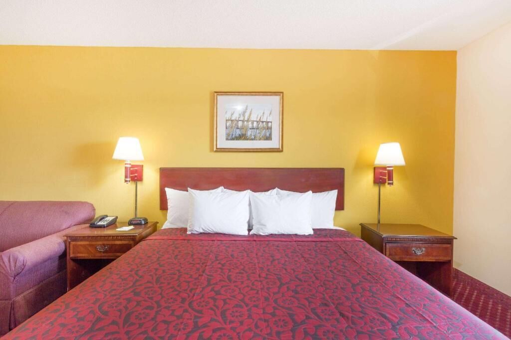 In-room safe, desk, free WiFi, bed sheets