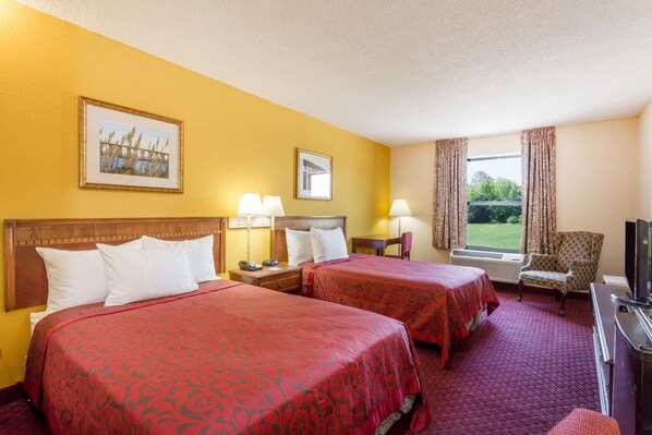 房內夾萬、書桌、免費 Wi-Fi、床單