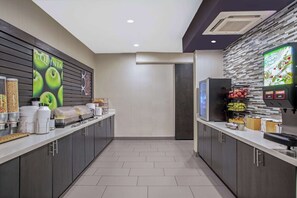 Desayuno bufé gratuito y diario