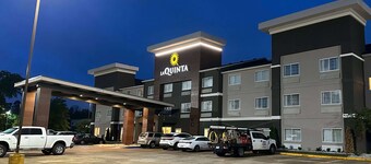 La Quinta Inn & Suites by Wyndham Fayetteville