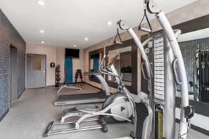 Fitness facility - La Quinta Inn & Suites by Wyndham Fayetteville (Fayetteville)