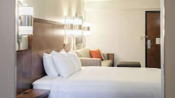 Room, 1 King Bed, Accessible, Bathtub | Premium bedding, desk, blackout curtains, iron/ironing board