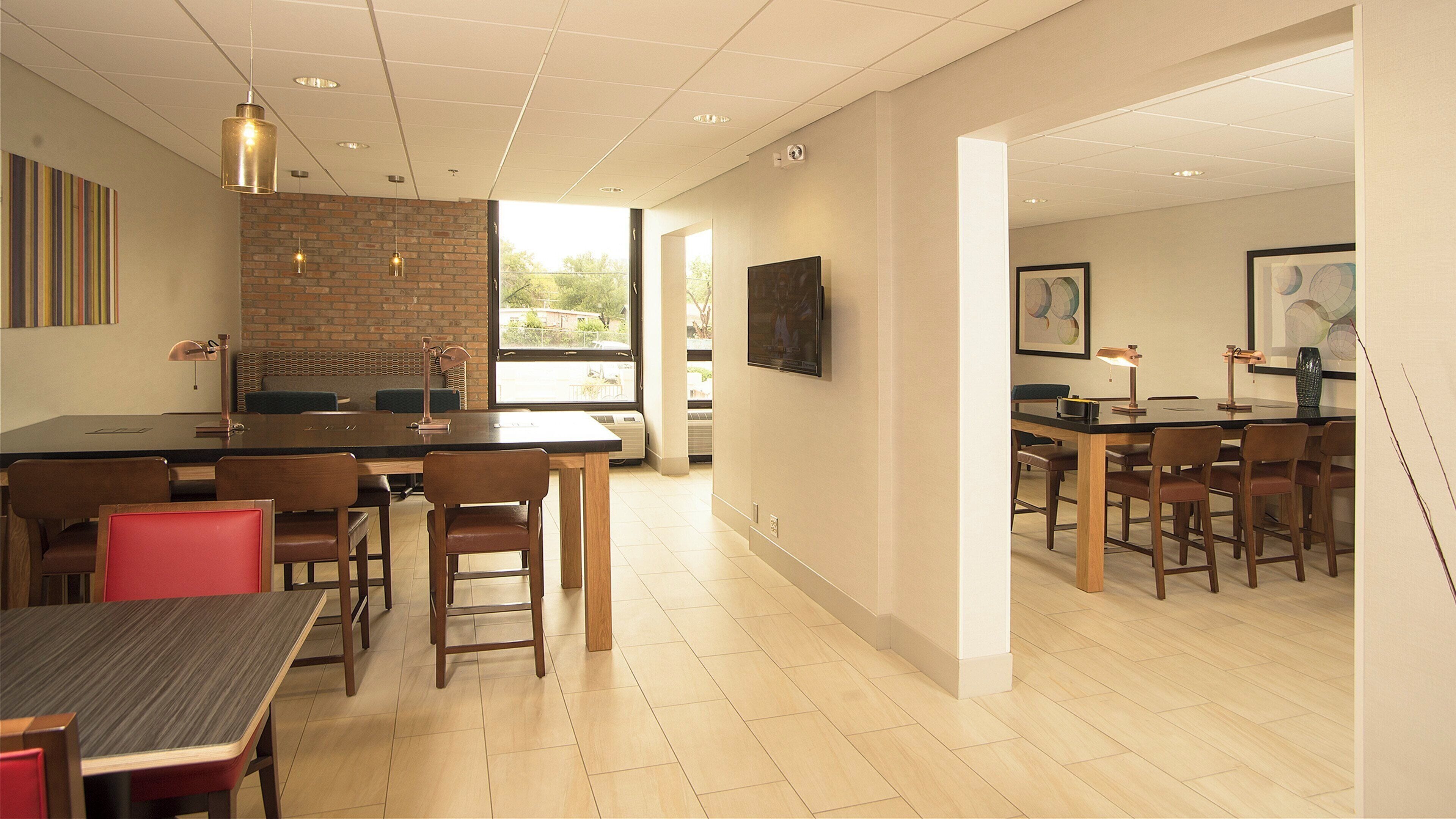 Photo - Holiday Inn Express San Antonio-Airport by IHG