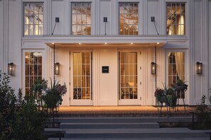 Front of property - Faraway Martha's Vineyard (Edgartown)