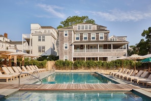 Outdoor pool, open 8:00 AM to 8:00 PM, pool loungers