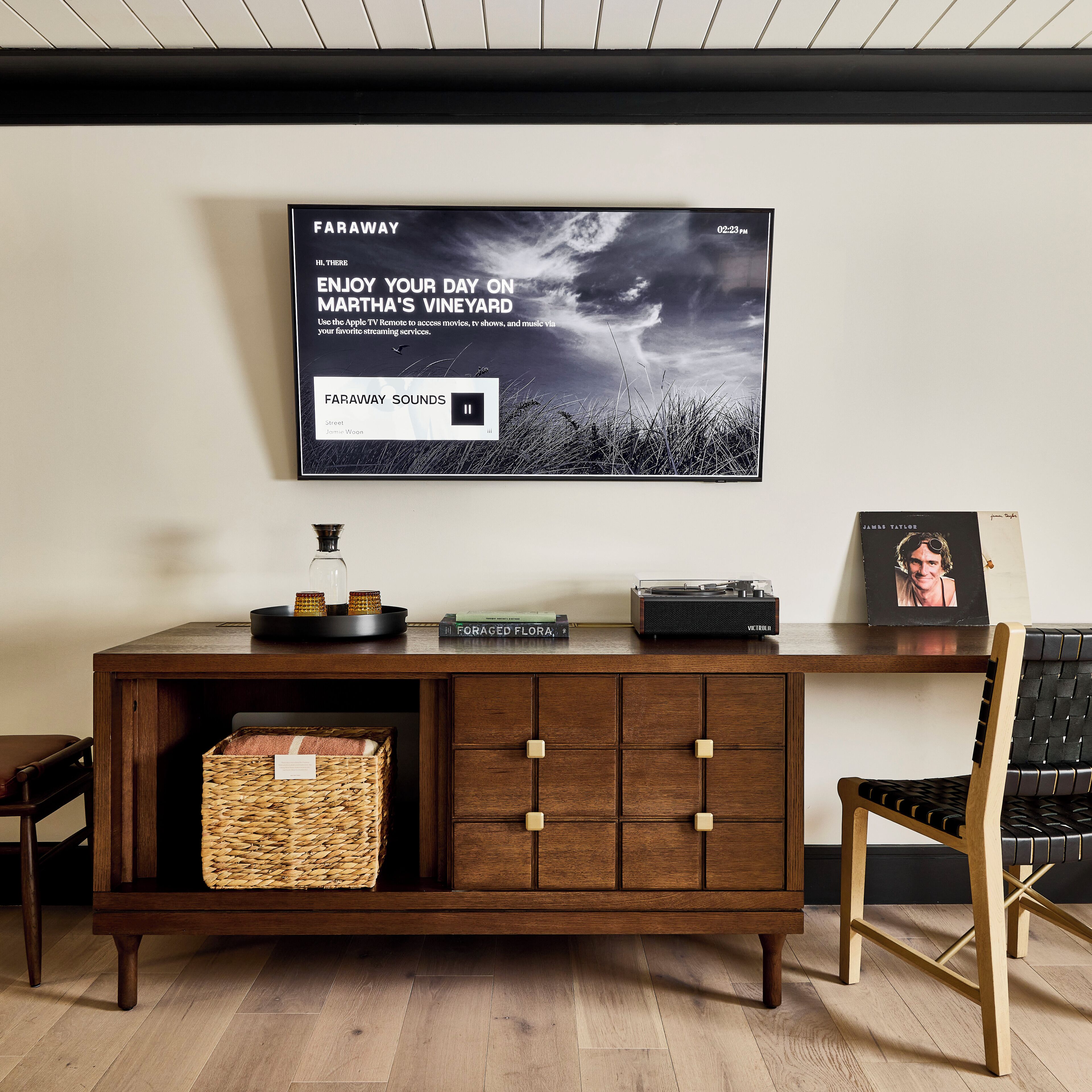 egyptian cotton sheets, premium bedding, pillow-top beds, desk