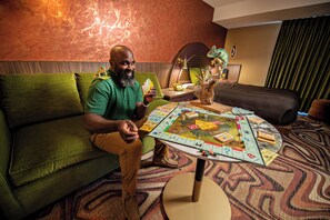 Individually decorated, individually furnished, blackout drapes - Hotel Zed Victoria (Victoria)