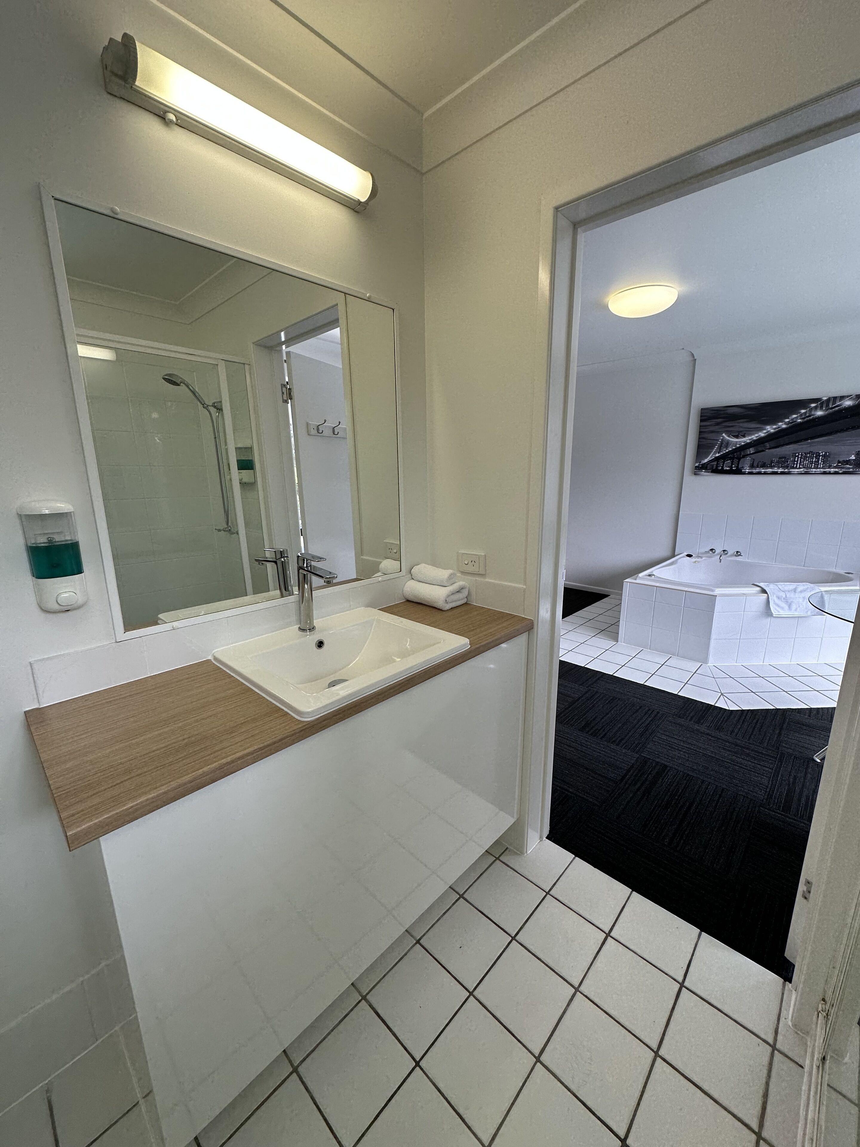 Photo - Logan City Motor Inn