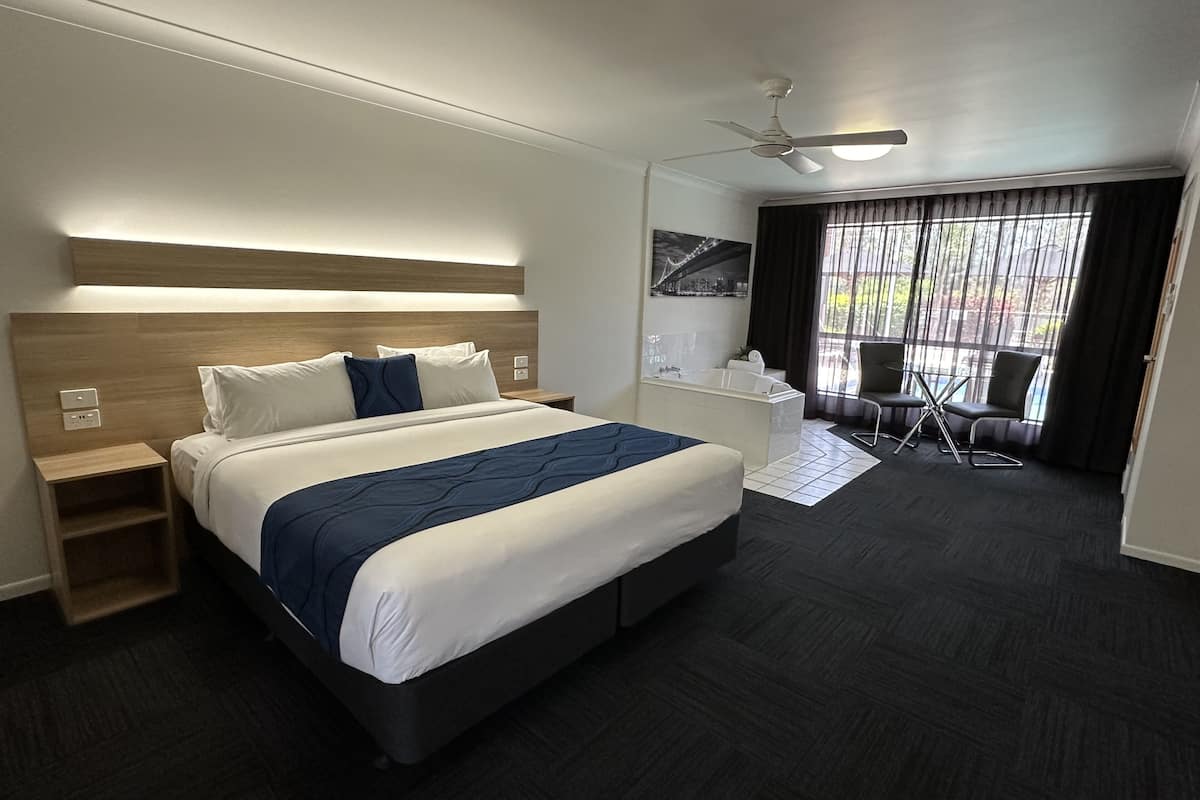 Executive Room, 1 King Bed, Jetted Tub (Executive King Suite) | View from room