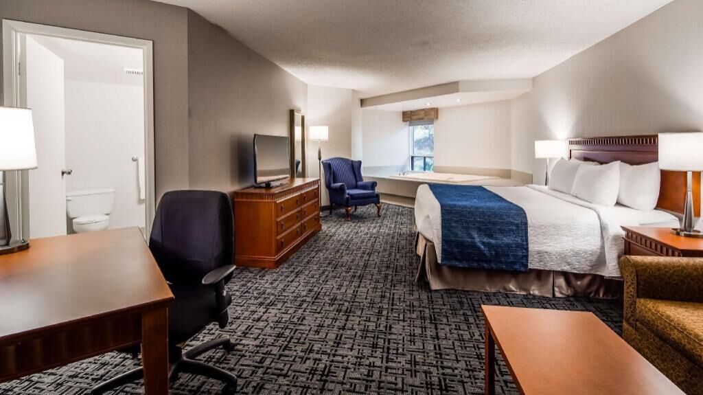 Memory foam beds, in-room safe, blackout drapes, soundproofing