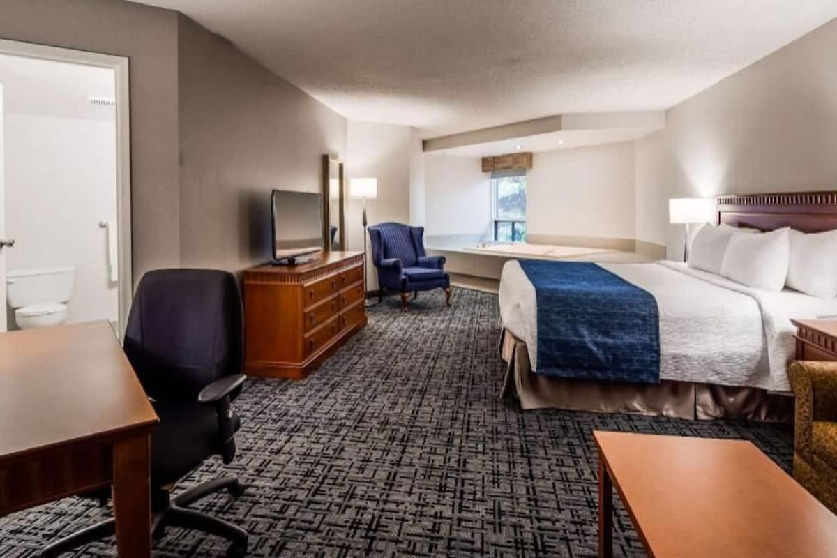 Memory-foam beds, in-room safe, blackout curtains, soundproofing