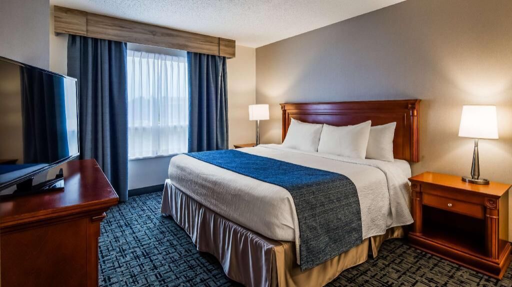 Memory foam beds, in-room safe, blackout drapes, soundproofing
