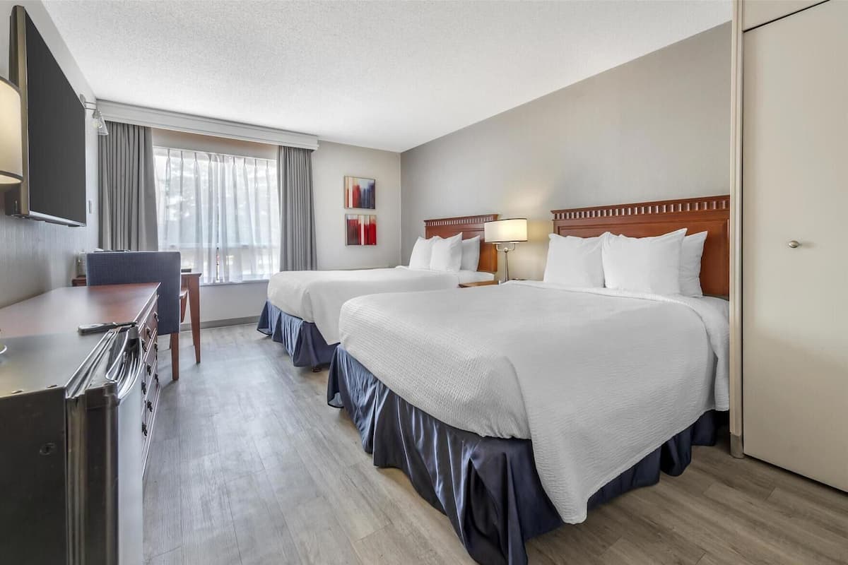 Memory foam beds, in-room safe, blackout drapes, soundproofing