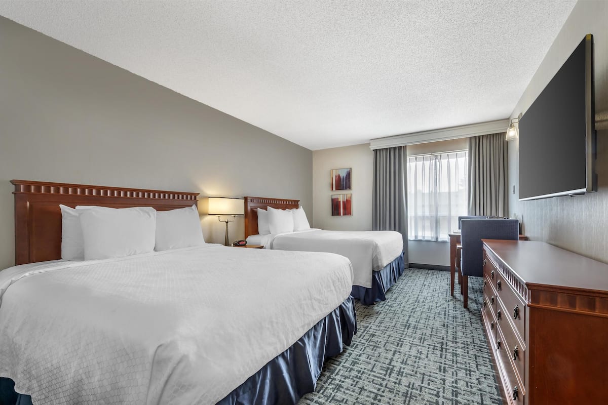 Memory-foam beds, in-room safe, blackout curtains, soundproofing