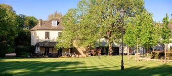 サドバリー ハウス ホテル