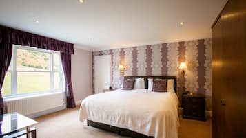 Superior King with View | In-room safe, individually decorated, individually furnished, desk